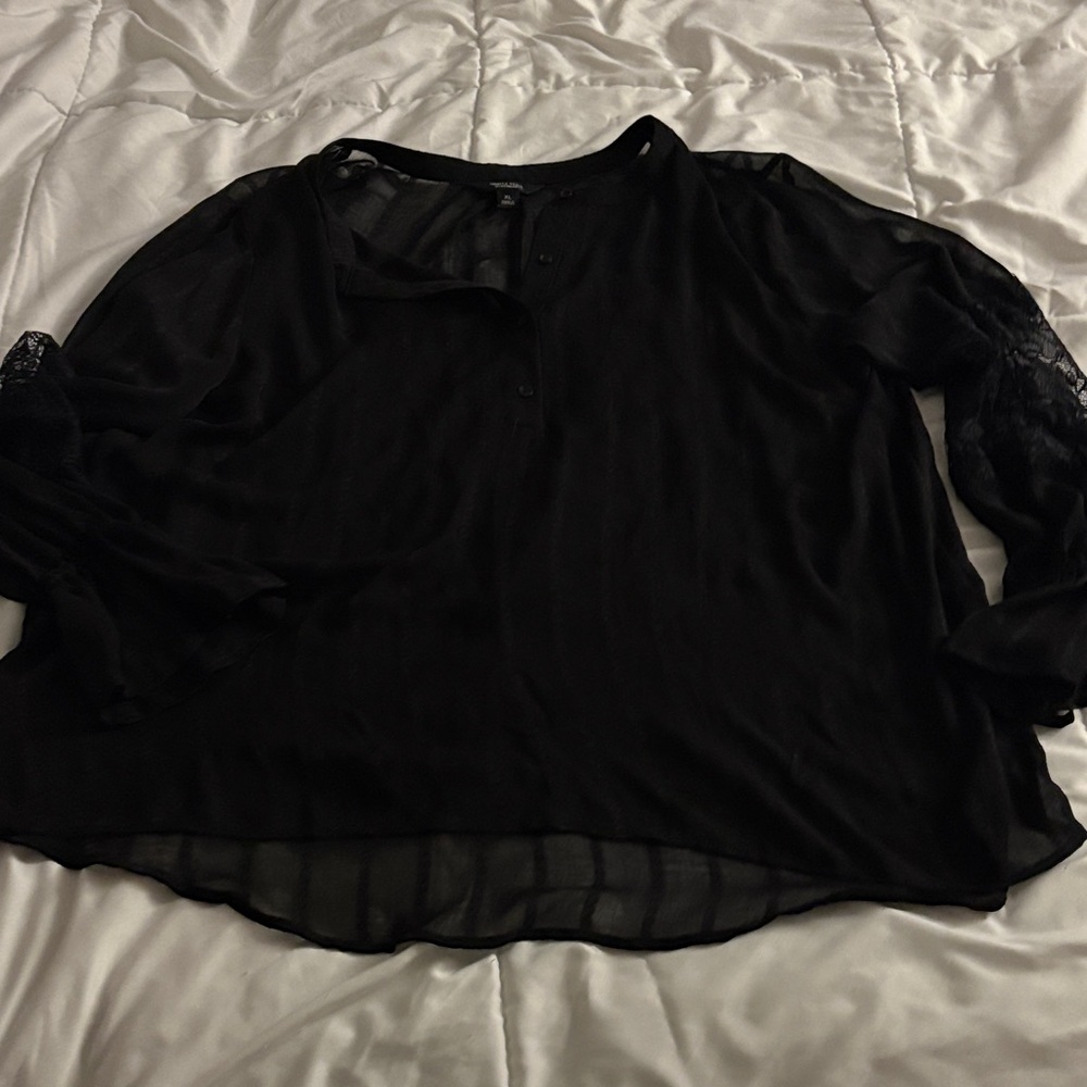 Simply Vera Vera Wang Black Sheer Blouse